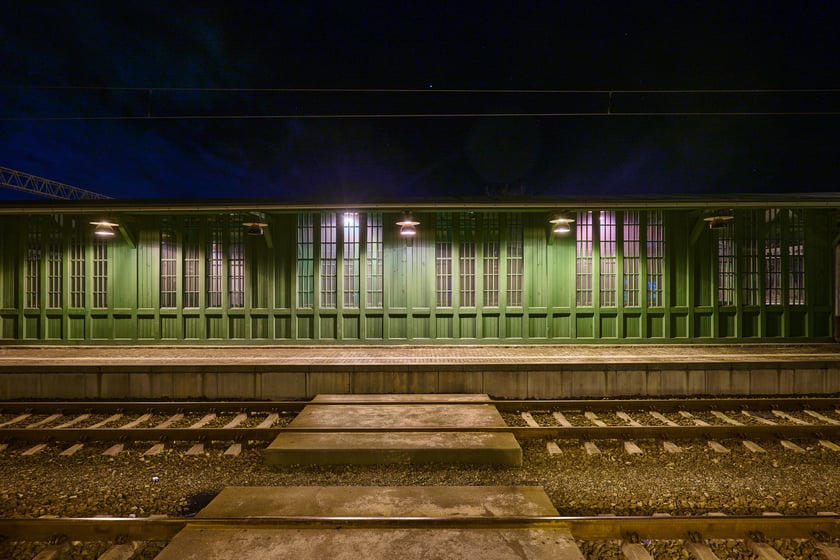 Na zdjęciu Leśnica po zmroku