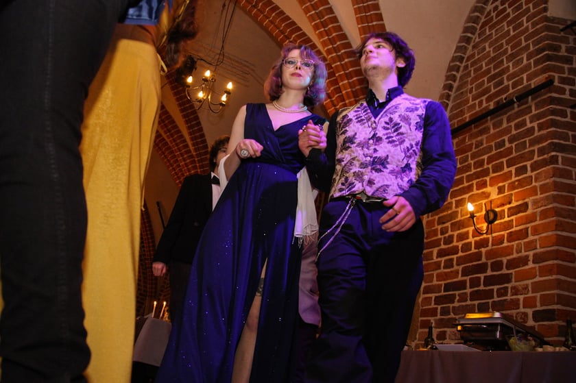 Na zdjęciu uczniowie Liceum Sztuk Plastycznych im. Stanisława Kopystyńskiego przy ul. Piotra Skargi we Wrocławiu podczas studni&oacute;wki Starym Klasztorze &ndash; 21 stycznia 2023 r.