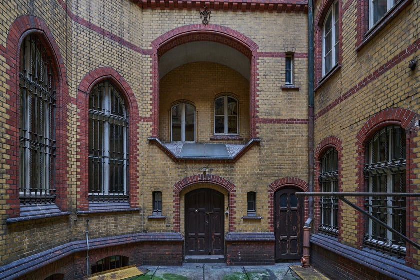 Budynek dawnej Biblioteki Uniwersyteckiej przy ul. Szajnochy we Wrocławiu