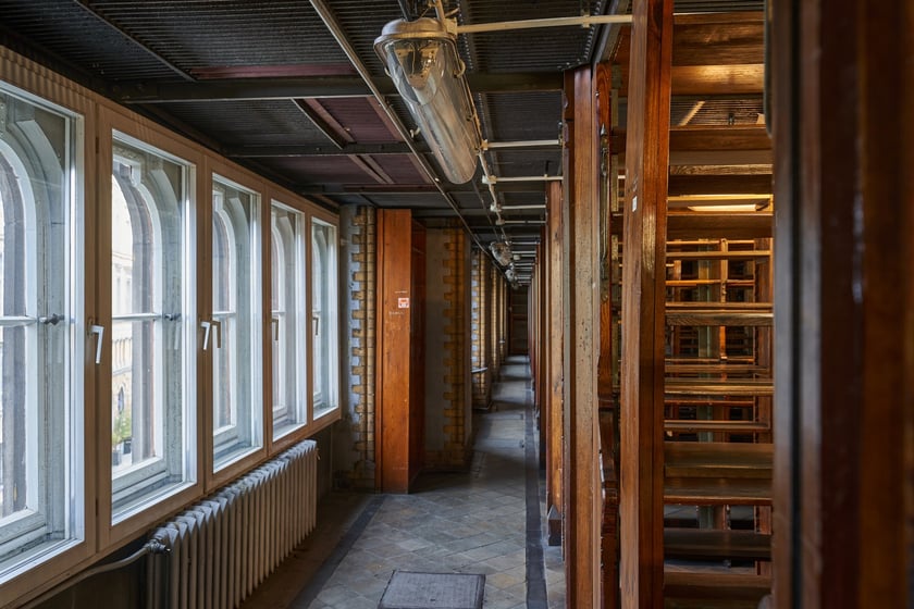 Budynek dawnej Biblioteki Uniwersyteckiej przy ul. Szajnochy we Wrocławiu