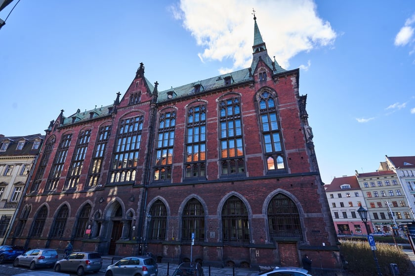 Budynek dawnej Biblioteki Uniwersyteckiej we Wrocławiu przy ul. Szajnochy 7/9