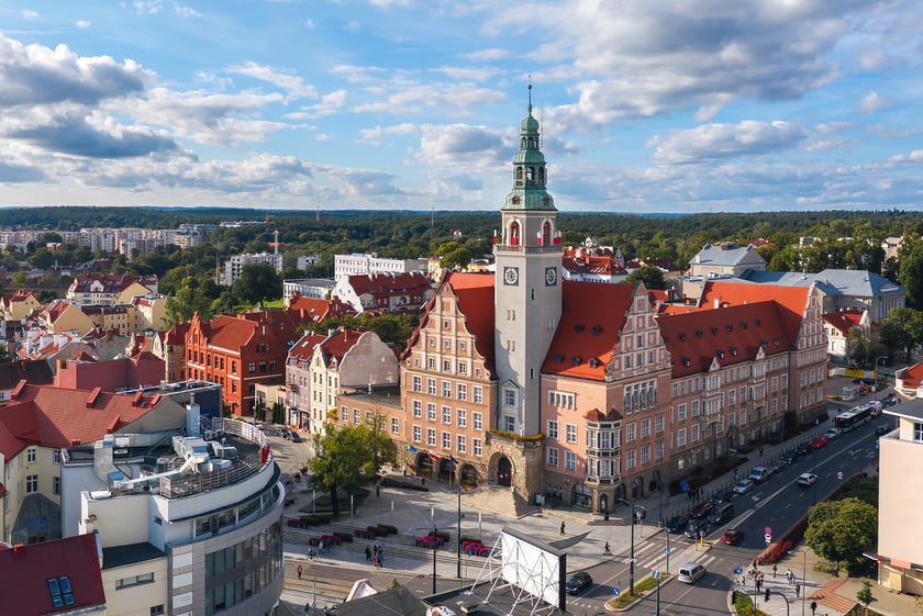 Liczba ludności w 2021 r.: 170 225
Liczba ludności w 2011 r.: 174 645
R&oacute;żnica: - 4 420