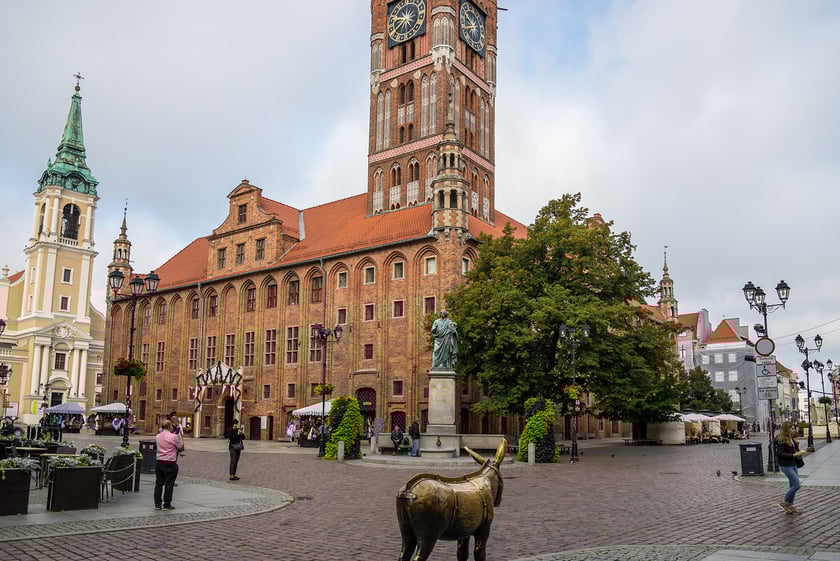 Liczba ludności w 2021 r.: 198 273
Liczba ludności w 2011 r.: 204 954
R&oacute;żnica: - 6 681