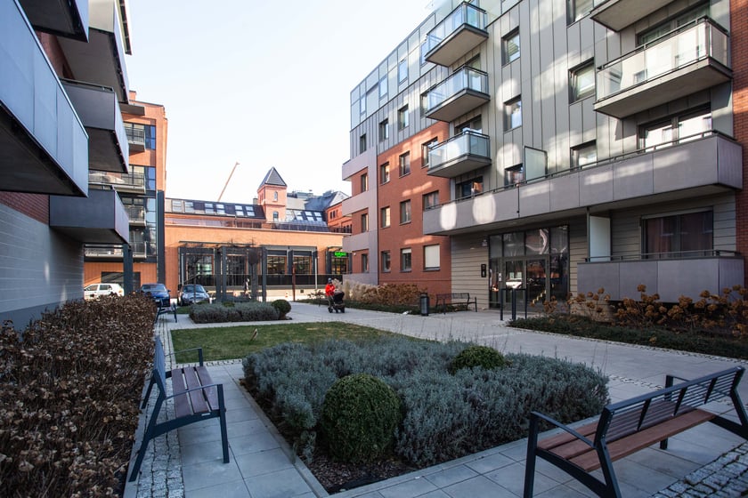 Browary Wrocławskie powstały w miejscu, gdzie od początku XIX wieku istniał "Brauerei Pfeifferhof'', Carla Scholtza, a po 1945 r. Browar Piastowski. Historia tego miejsca została zachowana w nowym wydaniu powstającego tu od kilku lat osiedla.&nbsp;