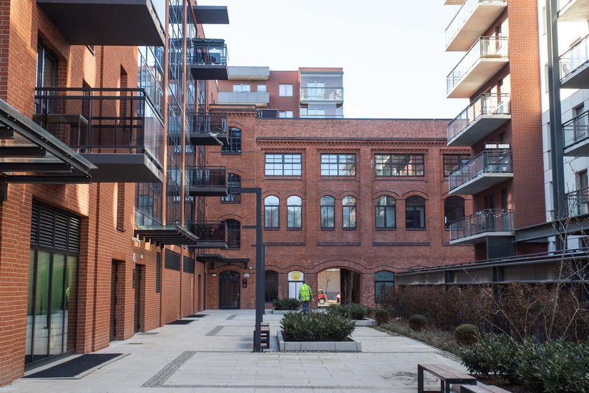 Browary Wrocławskie powstały w miejscu, gdzie od początku XIX wieku istniał "Brauerei Pfeifferhof'', Carla Scholtza, a po 1945 r. Browar Piastowski. Historia tego miejsca została zachowana w nowym wydaniu powstającego tu od kilku lat osiedla.&nbsp;