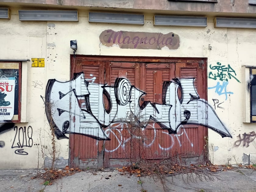 Na zdjęciu: budynek dawnego kina Lw&oacute;w przy ul. Hallera 15 we Wrocławiu