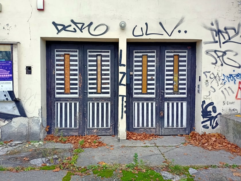 Na zdjęciu: budynek dawnego kina Lw&oacute;w przy ul. Hallera 15 we Wrocławiu