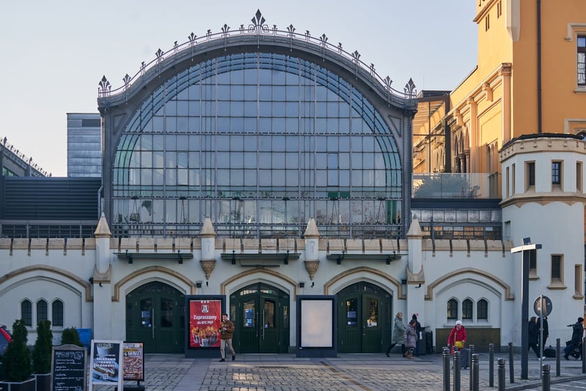 Dworzec Wrocław Gł&oacute;wny wciąż zadziwia pięknem architektury i detalami, a także pięknymi wnętrzami