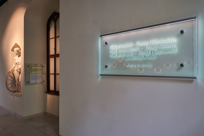 Dworzec Wrocław Gł&oacute;wny wciąż zadziwia pięknem architektury i detalami, a także pięknymi wnętrzami