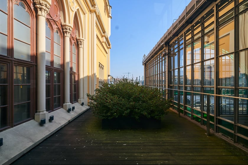 Dworzec Wrocław Gł&oacute;wny wciąż zadziwia pięknem architektury i detalami, a także pięknymi wnętrzami