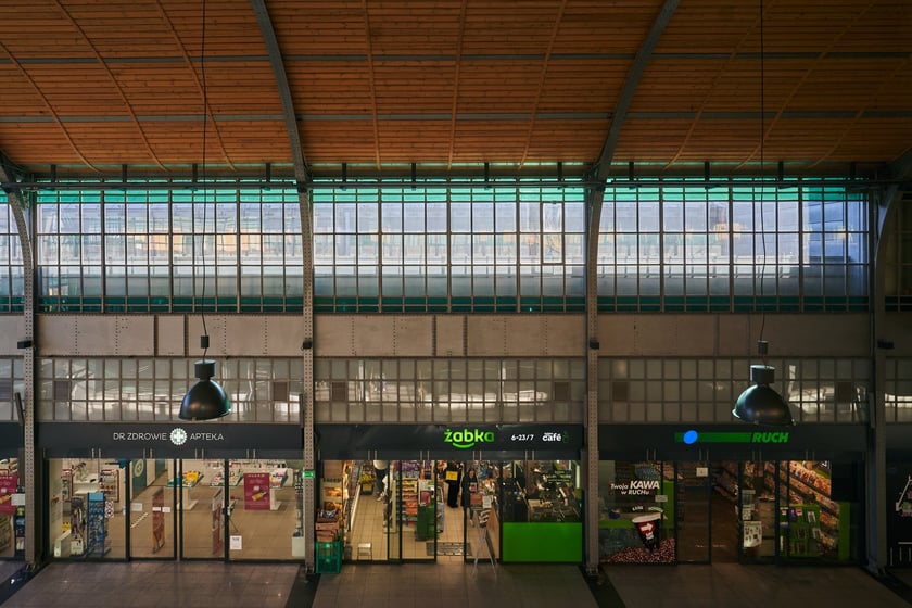 Dworzec Wrocław Gł&oacute;wny wciąż zadziwia pięknem architektury i detalami, a także pięknymi wnętrzami