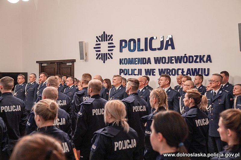 Ślubowanie nowych policjantów we Wrocławiu
