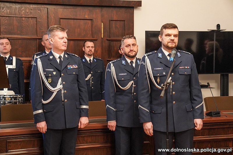 Ślubowanie nowych policjantów we Wrocławiu