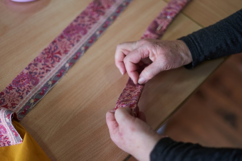 Uczestniczka warsztat&oacute;w przy pracy&nbsp;