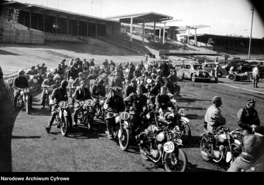 Zawody motocyklowe na Stadionie Olimpijskim, lata 1948-1953.