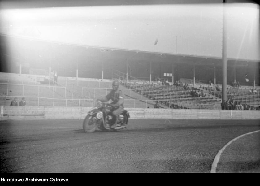 Zawody motocyklowe na Stadionie Olimpijskim, lata 1948-1953.