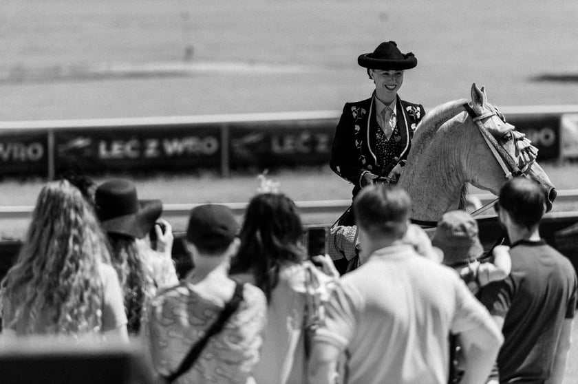 Zdjęcia Wiktora Rzeżuchowskiego, fotografa i  instruktora jazdy konnej