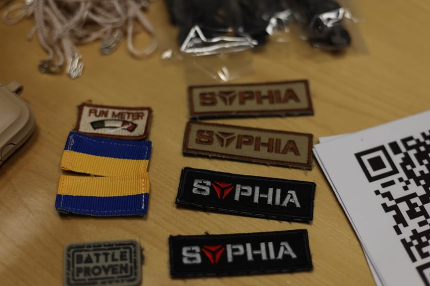 Zebrane środki ze sprzedaży naszywek zostaną przeznaczone na wsparcie 67. jednostki wojskowej, rodzin żołnierzy oraz dzieci wojny