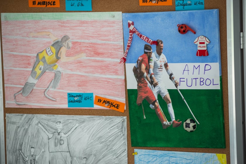 Paweł Parus i Marcin Pawelec na spotkaniu z uczniami w ramach sportowego projektu edukacyjnego w Zespole Szk&oacute;ł nr 20