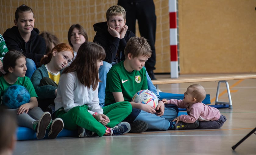 Paweł Parus i Marcin Pawelec na spotkaniu z uczniami w ramach sportowego projektu edukacyjnego w Zespole Szk&oacute;ł nr 20