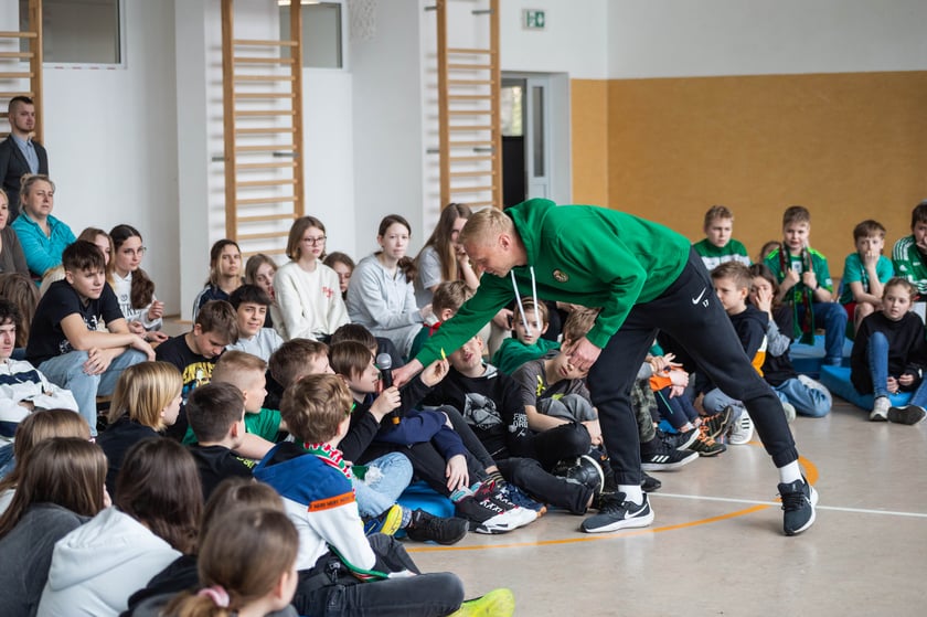 spotkanie z Pawłem Parusem i Marcinem Pawelcem w ramach sportowego projektu edukacyjnego&nbsp;