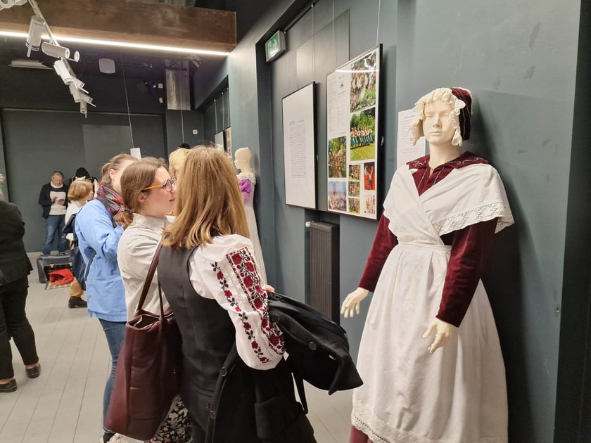 Otwarcie wystawy "Historia szyta na ludowo"