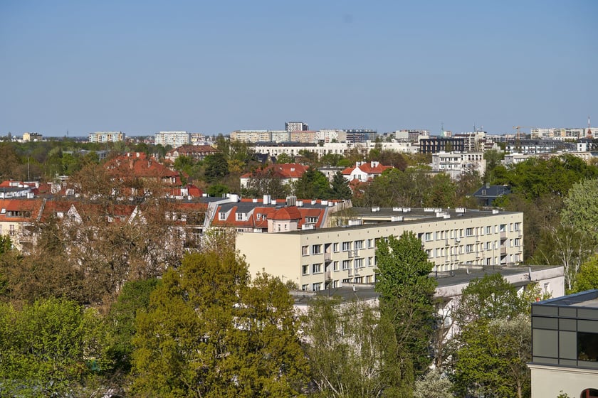 Panorama Wrocławia z perspektywy Krzyków - maj 2023