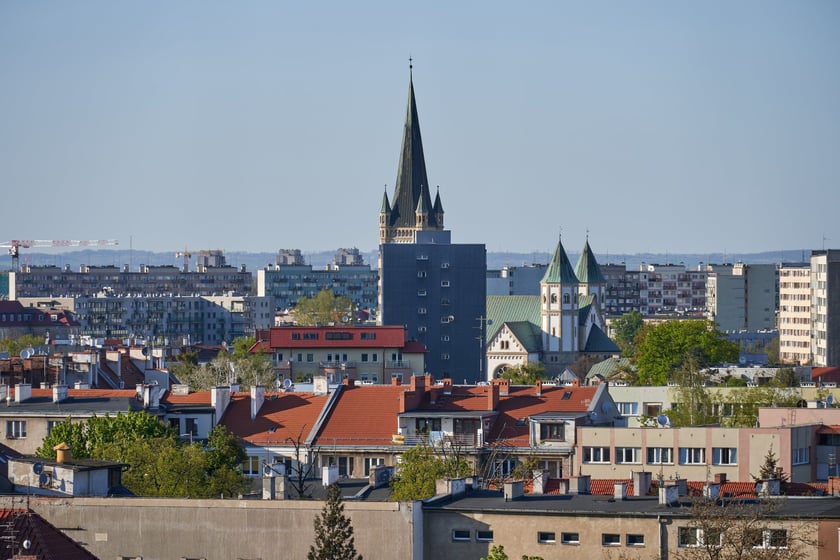 Panorama Wrocławia z perspektywy Krzyków - maj 2023