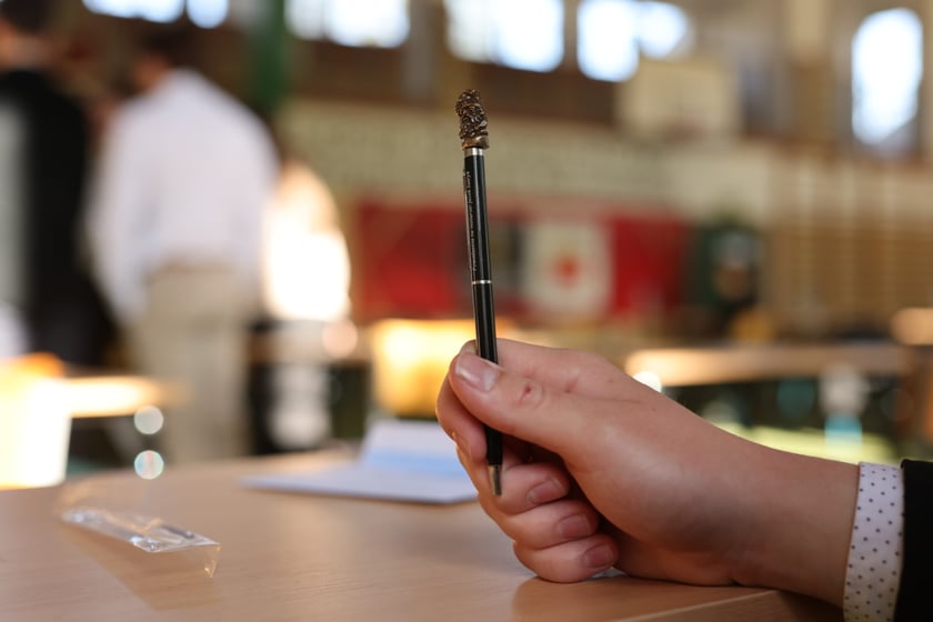 Uczniowie Liceum Ogólnokształcące nr VII we Wrocławiu przed maturą z j. polskiego