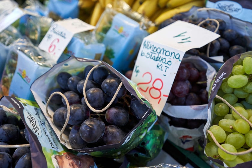 Aktualne ceny owoców i warzyw w Hali Targowej.