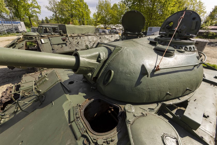 Czołg, SKOT i armaty! Nowe niezwykłe eksponaty Społecznego Muzeum Militarnego przy ul. Pełczyńskiej we Wrocławiu
