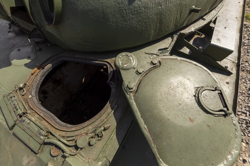 Czołg, SKOT i armaty! Nowe niezwykłe eksponaty Społecznego Muzeum Militarnego przy ul. Pełczyńskiej we Wrocławiu