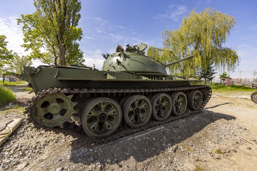 Czołg, SKOT i armaty! Nowe niezwykłe eksponaty Społecznego Muzeum Militarnego przy ul. Pełczyńskiej we Wrocławiu