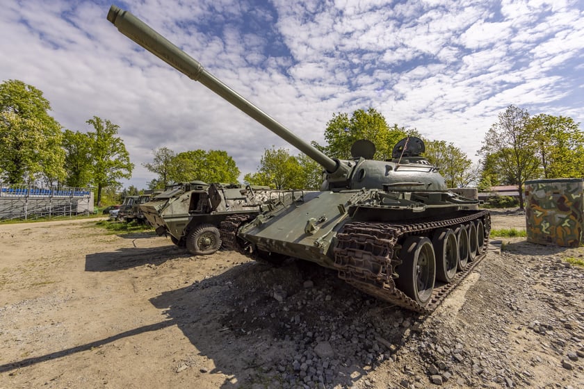 Czołg, SKOT i armaty! Nowe niezwykłe eksponaty Społecznego Muzeum Militarnego przy ul. Pełczyńskiej we Wrocławiu
