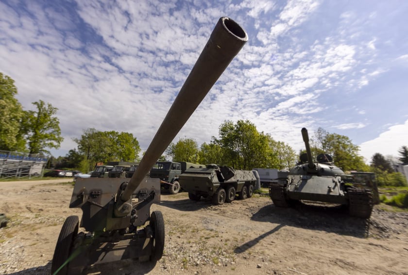 Czołg, SKOT i armaty! Nowe niezwykłe eksponaty Społecznego Muzeum Militarnego przy ul. Pełczyńskiej we Wrocławiu