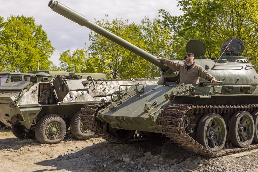Czołg, SKOT i armaty! Nowe niezwykłe eksponaty Społecznego Muzeum Militarnego przy ul. Pełczyńskiej we Wrocławiu