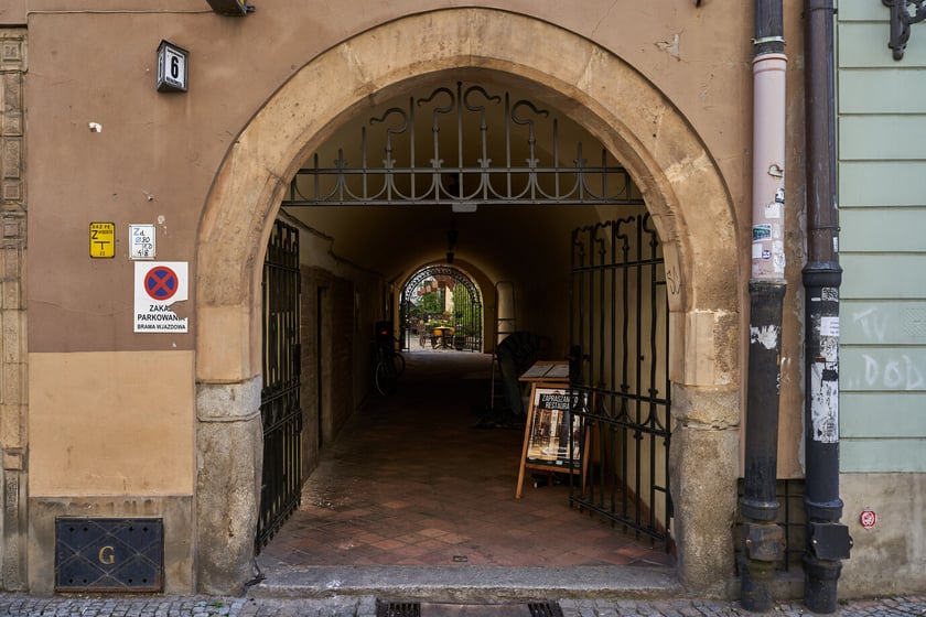 Podw&oacute;rko, ulica Kiełbaśnicza 6