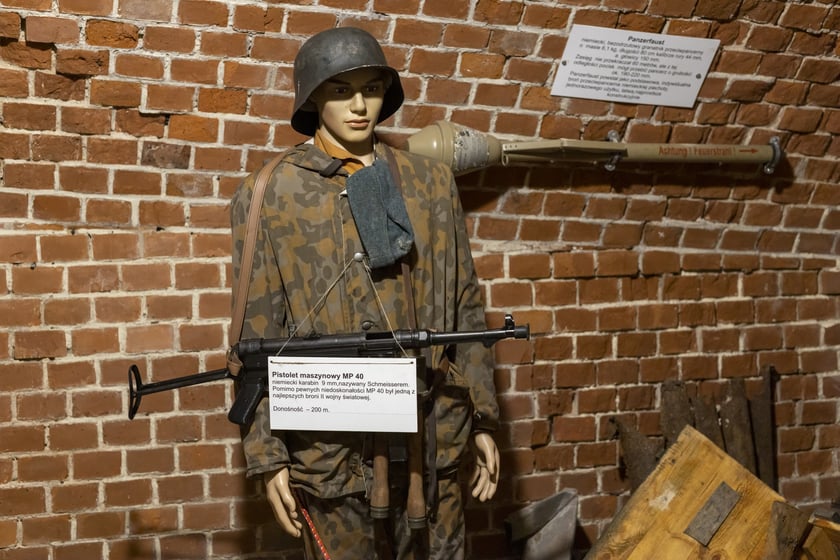 Wystawa ?Militarno-historyczny Wrocław? w Forcie Wrocław Nr 9 przy ul. Pełczyńskiej we Wrocławiu