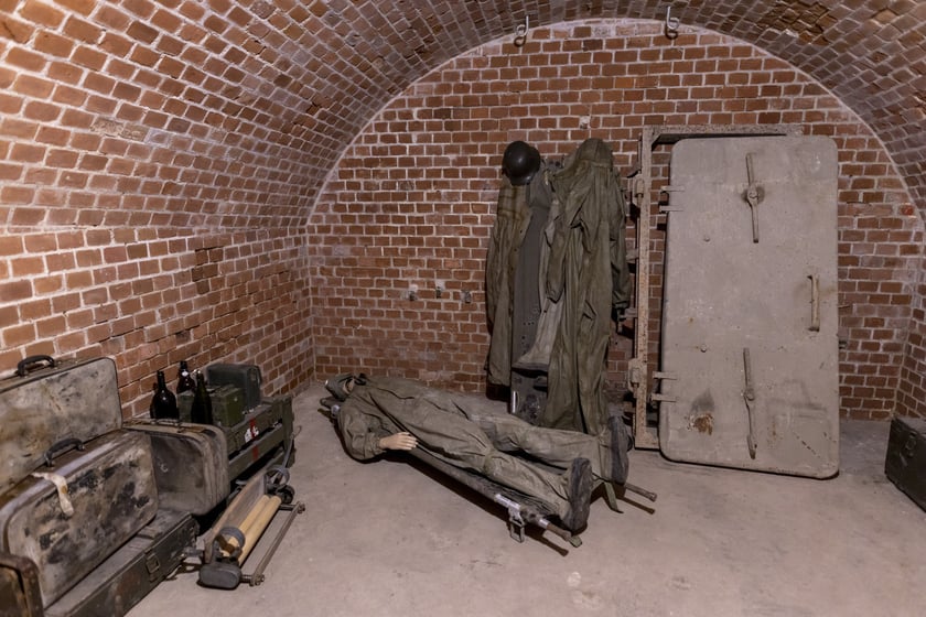 Wystawa ?Militarno-historyczny Wrocław? w Forcie Wrocław Nr 9 przy ul. Pełczyńskiej we Wrocławiu