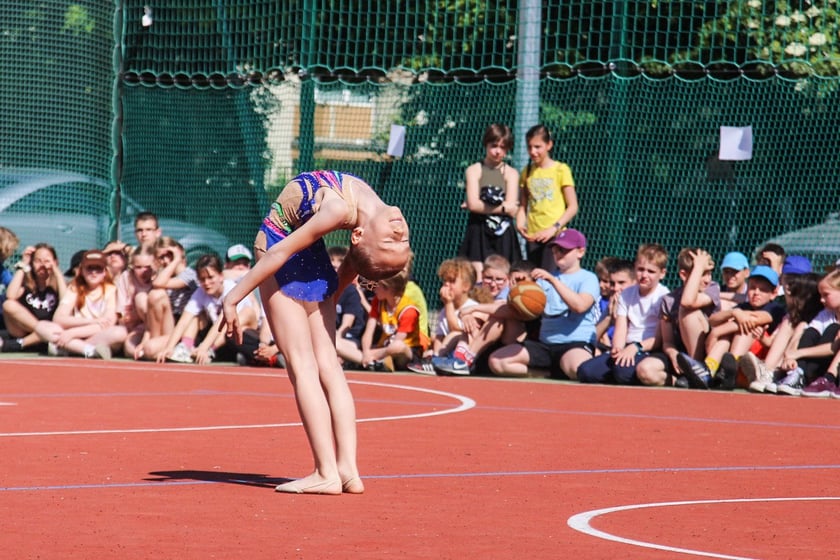 Impreza sportowa z okazji Dnia Dziecka i otwarcia boisk przy szkole podstawowej nr 29 we Wrocławiu