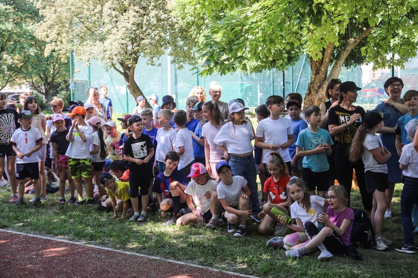 Impreza sportowa z okazji Dnia Dziecka i otwarcia boisk przy szkole podstawowej nr 29 we Wrocławiu