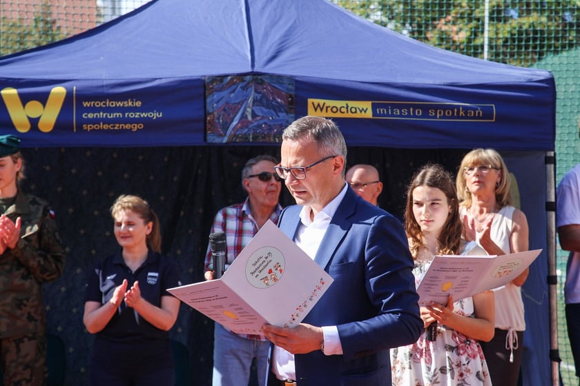 Impreza sportowa z okazji Dnia Dziecka i otwarcia boisk przy szkole podstawowej nr 29 we Wrocławiu