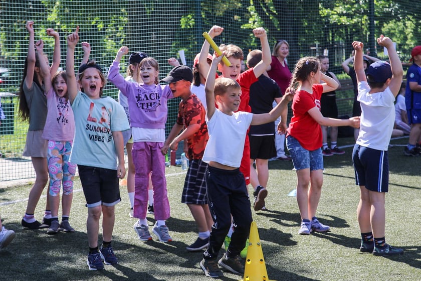 Impreza sportowa z okazji Dnia Dziecka i otwarcia boisk przy szkole podstawowej nr 29 we Wrocławiu
