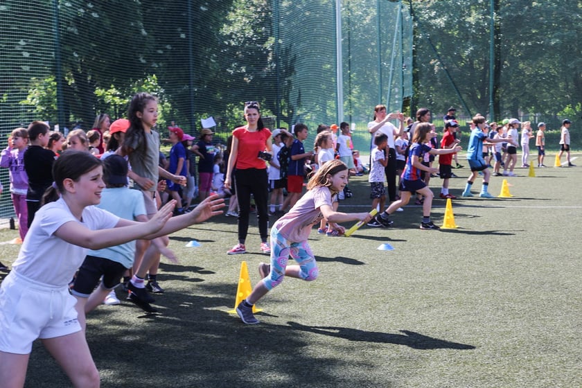 Impreza sportowa z okazji Dnia Dziecka i otwarcia boisk przy szkole podstawowej nr 29 we Wrocławiu