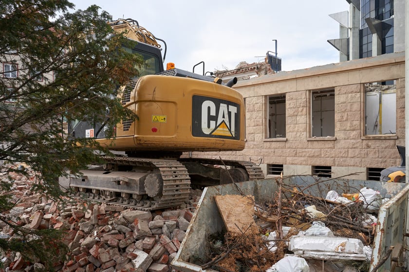 Przebudowa budynku biurowego na hotelowy na rogu Szewskiej i Kazimierza Wielkiego