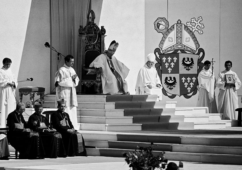 Jan Paweł II podczas mszy św. na Partynicach&nbsp;