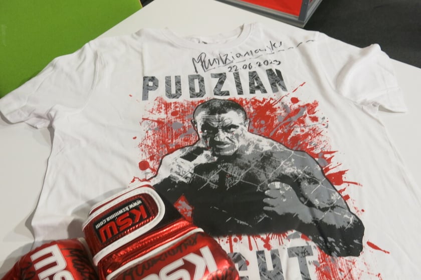 Koszulka i rękawice Pudziana&nbsp;
