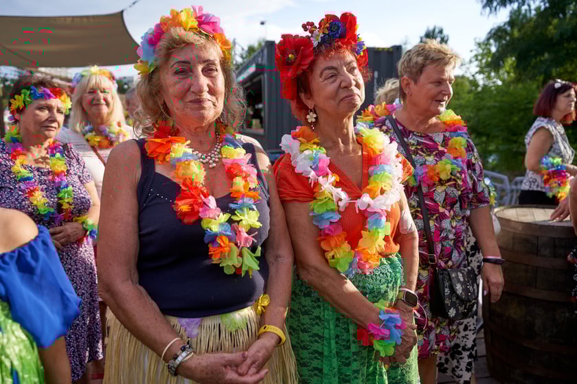Hawajska potańcówka seniorów w Porcie Węglowym