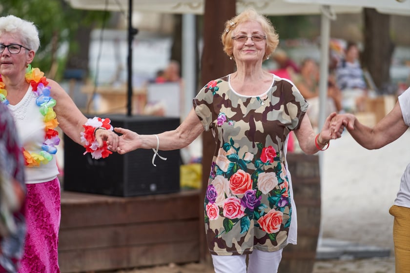 Hawajska potańcówka seniorów w Porcie Węglowym
