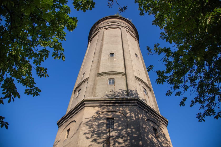 Wieża ciśnień z ulicy Berenta na osiedlu Karłowice została ponownie wystawiona na sprzedaż